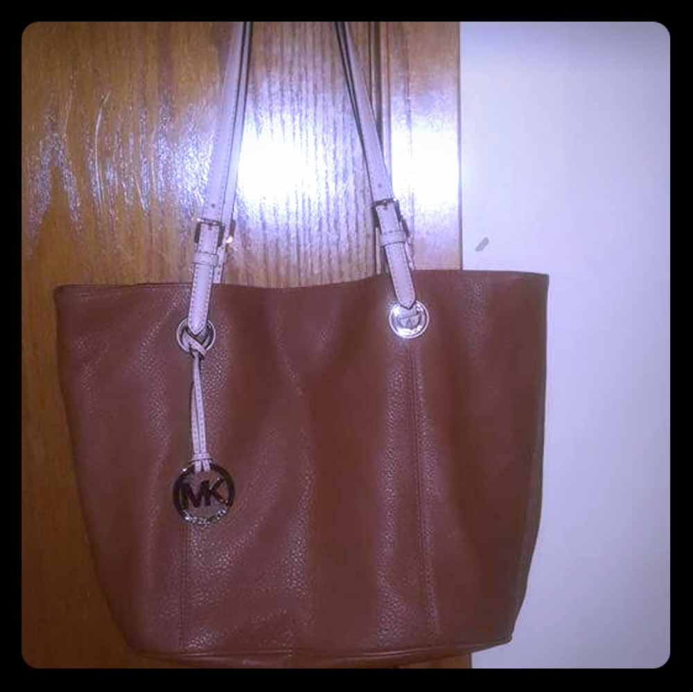 Michael Kors Jet-Set Saffiano leather tote purse
